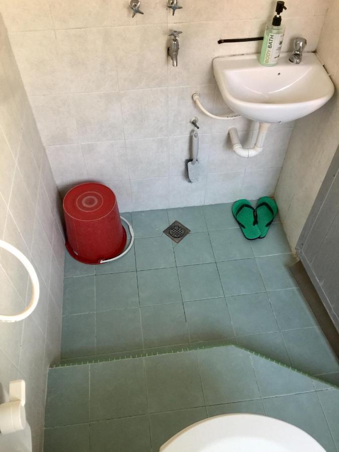 Pesona Backpackers Inn โกตาบารู ภายนอก รูปภาพ