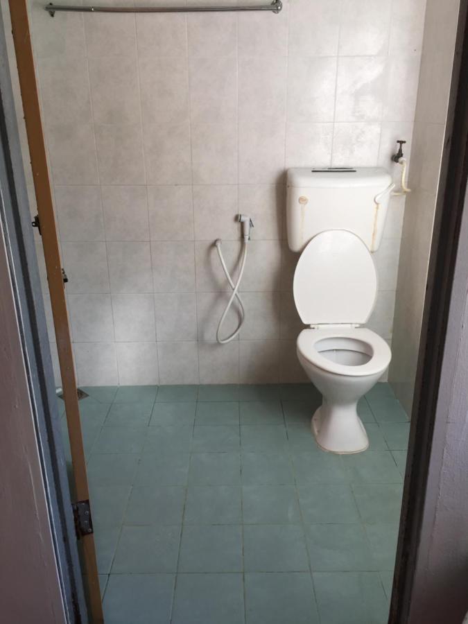 Pesona Backpackers Inn โกตาบารู ภายนอก รูปภาพ