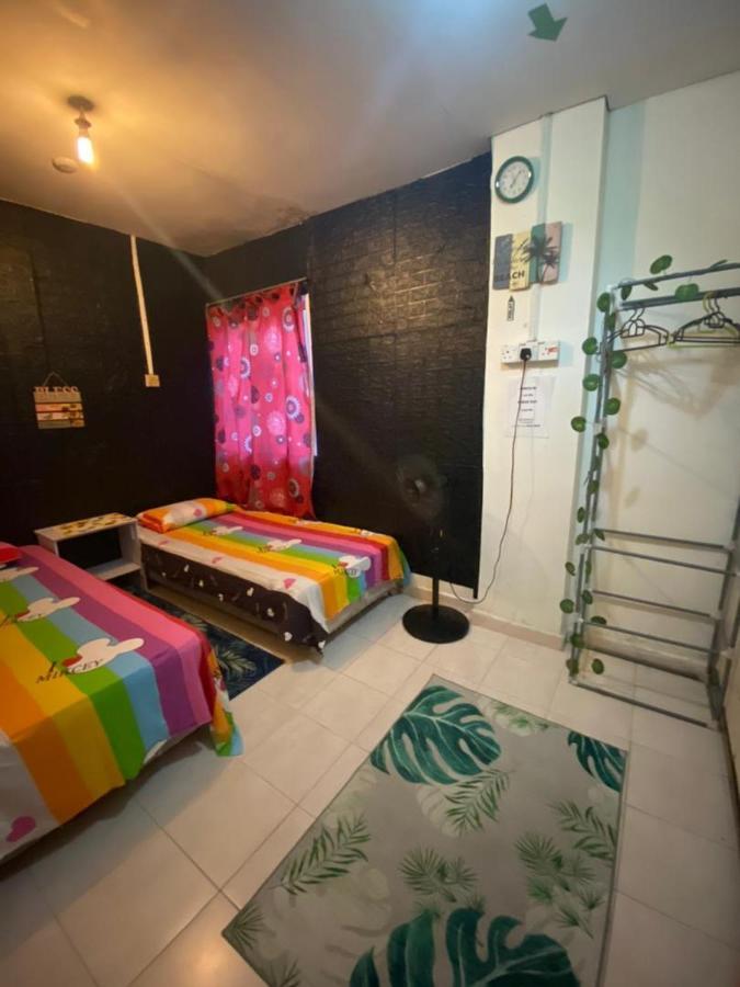 Pesona Backpackers Inn โกตาบารู ภายนอก รูปภาพ
